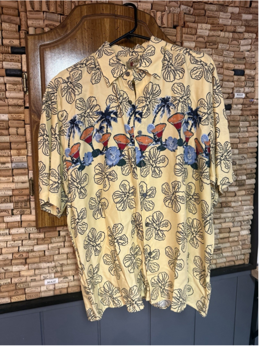 Vintage Men’s Natural Issue 100% Rayon Button-Down Martini Hawaiian Shirt Sz L
